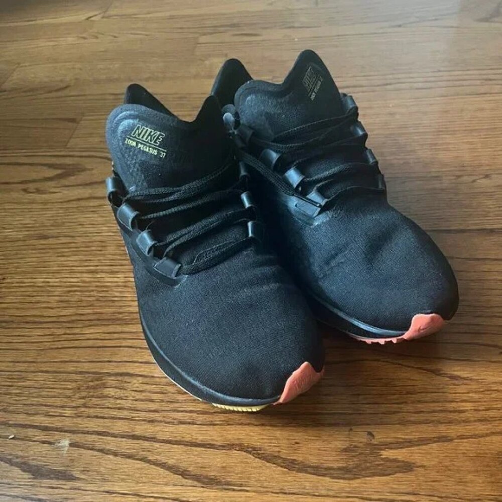 Air Zoom Pegasus 37 - Black and Mango - NIKE